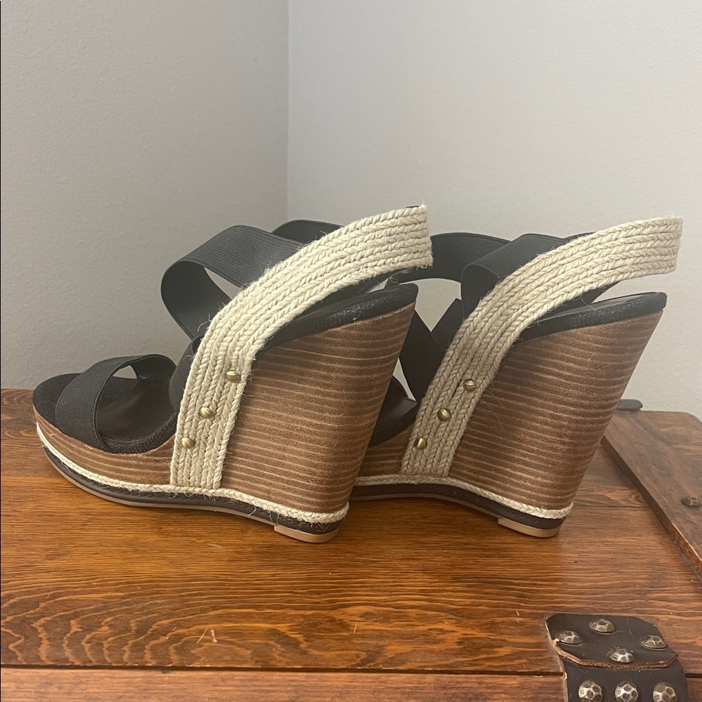 JESSICA SIMPSON- Black Wedge Sandals - Picture 4 of 5